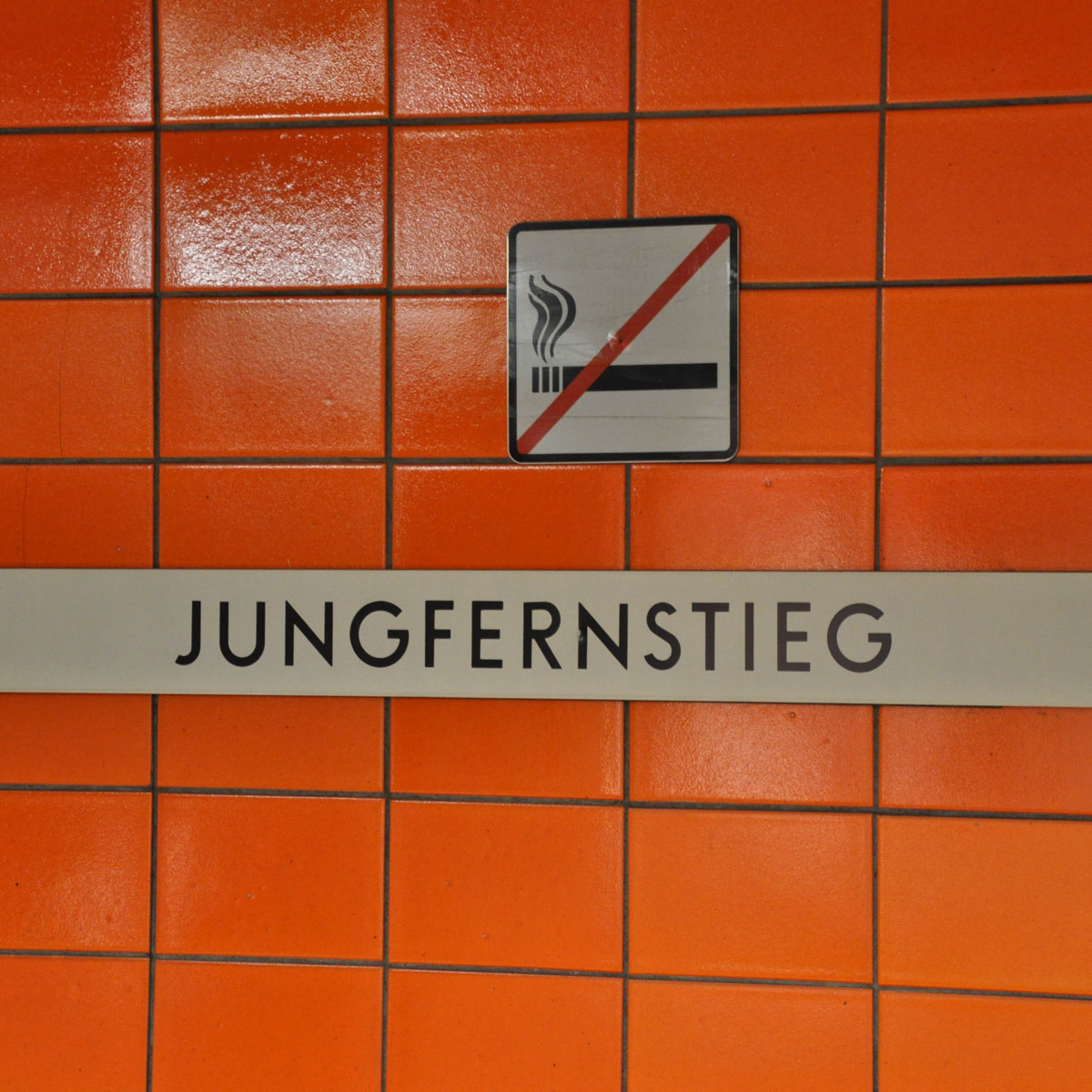Der Jungfernstieg in Hamburg